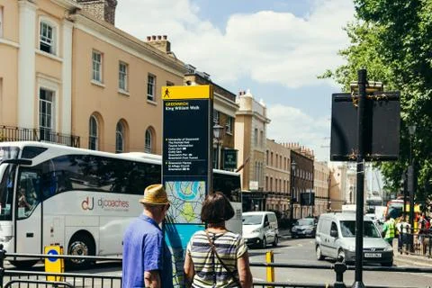 Tourists checking the city map 스톡 사진