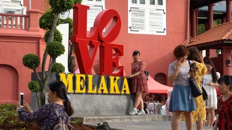 Tourists from different countries on the Dutch square in Malacca Stock Footage 111635276