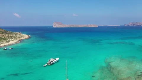 The tourists do relax and navigation in the Balos Beach Video stock 232998086