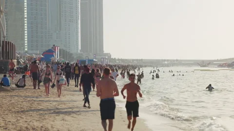 Tourists enjoying the beach in Dubai Video stock 220106487