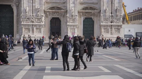 Tourists in front of Duomo Stock Footage 65186338