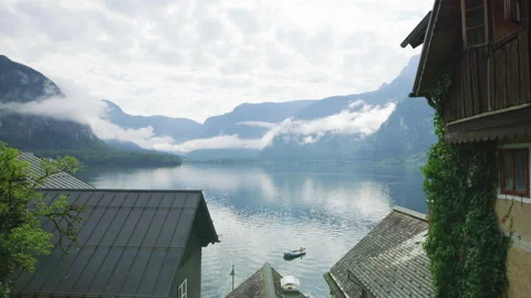 Tourists in Hallstatt Vídeo Stock 219833376