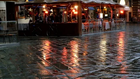 Tourists having fun around the square of Palazzo Vecchio, Florence Tuscany Italy 库存影片 88549442