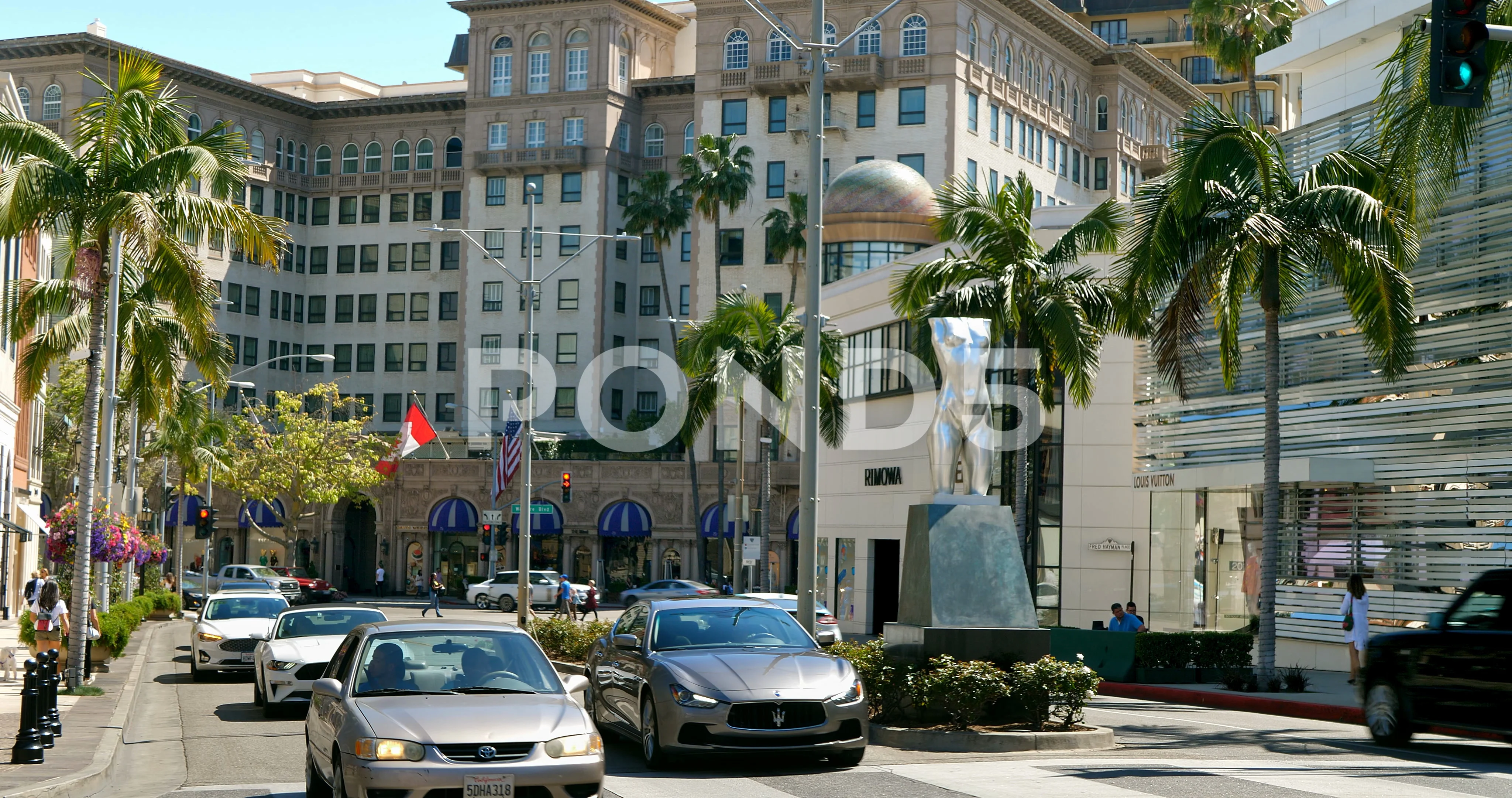 Louis Vuitton Store in Beverly Hills Editorial Photo - Image of