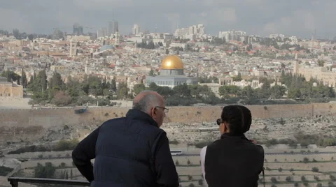 Tourists on the Mount of Olives Vídeos de archivo 61755784
