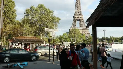 TOURISTS IN PARIS Stock Footage 162018551