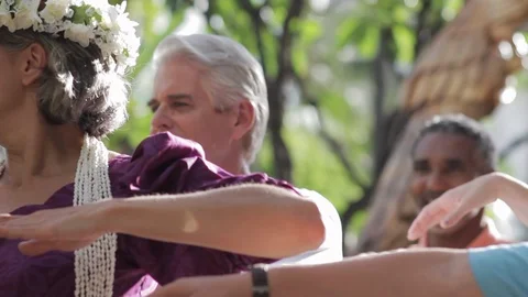 Tourists receiving a dance lesson. 스톡 동영상 88368334