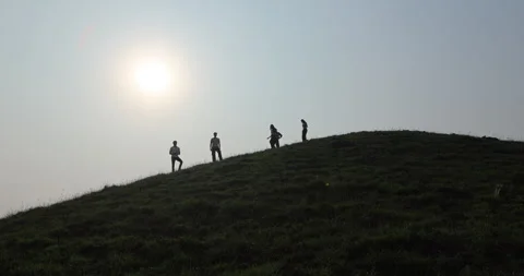 Tourists Silhouette on the Hill Video stock 340135193