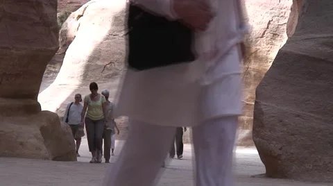 Tourists in Siq, Baeytel background Stock Footage 4099765