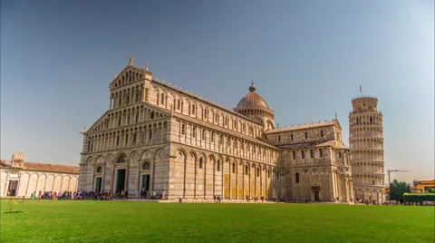Tourists on Square of Miracles visit Leaning Tower. Stock Footage 54664786