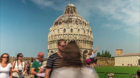 Tourists on Square of Miracles visit Leaning Tower. Stock Footage 54664826