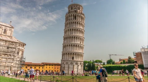 Tourists on Square of Miracles visit Leaning Tower. Stock Footage 54665150