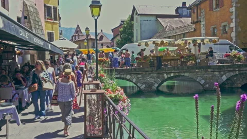 Tourists strolling through the streets of the ancient city of Annecy Stock Footage 160573692