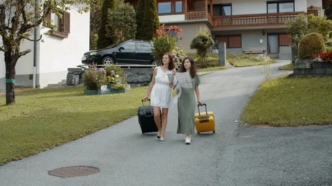 Tourists with suitcases using paper map Stock-Footage 120054160