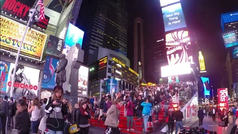 Tourists in Time Square Vídeo Stock 82575021