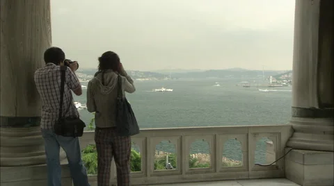 Tourists in Topkapı palace balkony Stock Footage 42939777