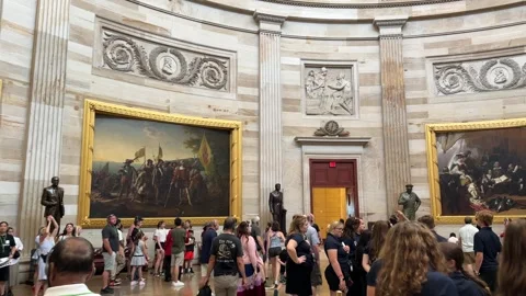 Tourists U.S. Capitol in Washington D.C. on Capitol Hill, National Mall Vídeo Stock 280348439