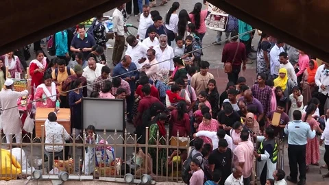 Tourists visit Charminar ("Four Minarets"). Stock Footage 285147529