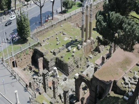 Tourists visiting the ancient rome Stock Footage 74513736