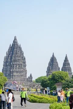 Tourists visiting Prambanan Temple complex. 스톡 사진
