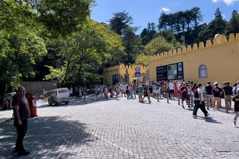 Tourists waiting on a queue to access the Sintra National Palace 스톡 사진