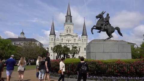Tourists wandering in Jackson Square Stock Footage 88466166