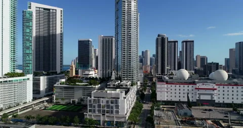 Towards the Panorama tower in Miami Stock Footage 196772898