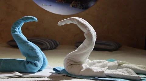 Towel swans on the bed 스톡 동영상 48343043