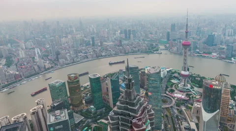 Tower 470 meter the Oriental Pearl is one of Shanghai's tallest buildings Vidéo 57410251