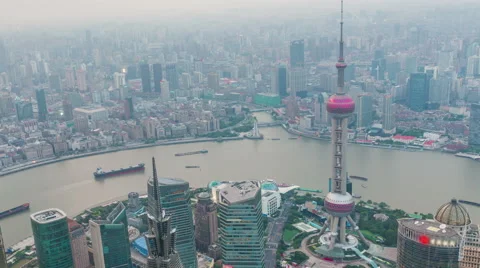 Tower 470 meter the Oriental Pearl is one of Shanghai's tallest buildings Vídeo Stock 57412034