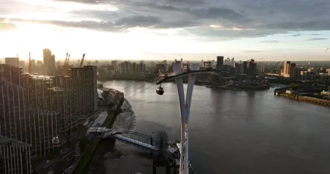 Tower and the Cable car moving on over Thames river Stock Footage 201830810