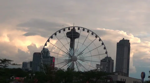 Tower and feriss wheel timelapse Video stock 26752134