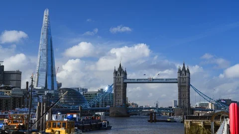 Tower Bridge 8K time lapse in London from the east. Vídeo Stock 98259671
