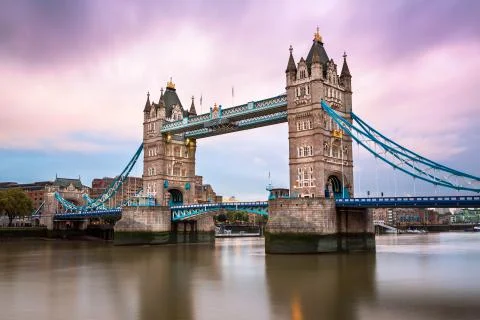 Tower Bridge and River Thames in the Morning, London, United Kingdom 스톡 사진
