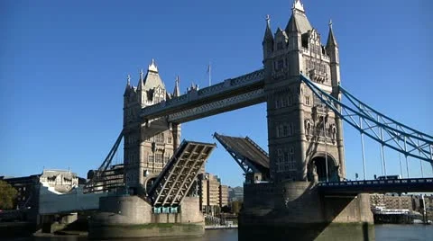 Tower bridge closing Stock Footage 22666918
