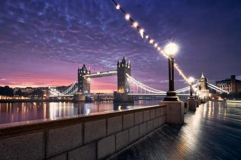Tower Bridge at dawn Fotos Stock
