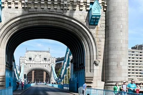 Tower Bridge empty with no traffic Stock Photos