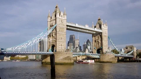 Tower bridge ferry wide Stock Footage 82155077