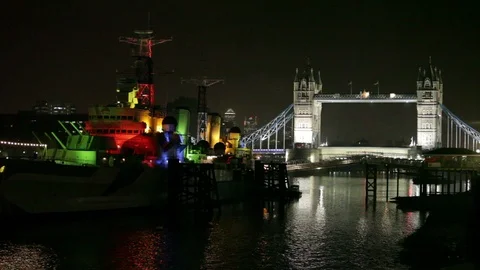 Tower Bridge in London 스톡 동영상 89408053