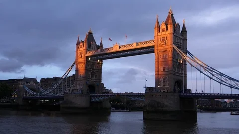Tower Bridge, London, last sun, 4k Stock Footage 77291859