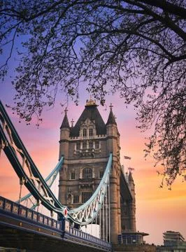 Tower Bridge over the River Thames at sunset in London, UK. 스톡 사진
