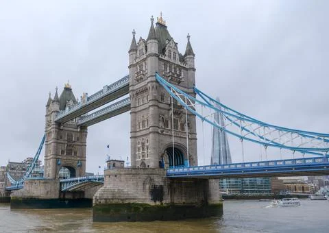 Tower Bridge Over River Thames In London Stock-Fotos