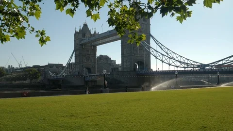 Tower Bridge Pan Video stock 91429939