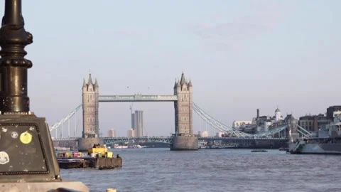 Tower Bridge on a sunny day Stock Footage 292911788