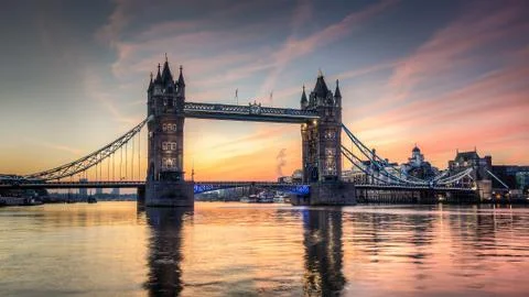 Tower bridge at sunrise Foto stock