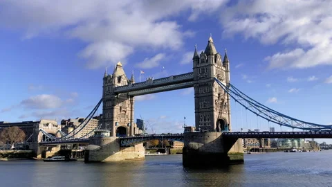 Tower Bridge tilt down Stock Footage 231760439