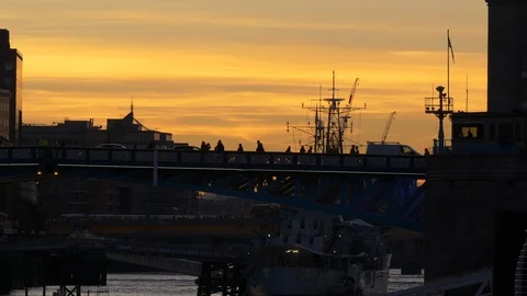 Tower Bridge traffic Stock Footage 95866972