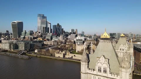 Tower bridge winter 2021 4K Video stock 147878024