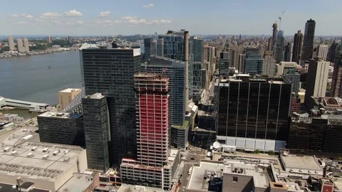 Tower Construction and Hudson River Frontage in Hell's Kitchen 库存影片 114026976