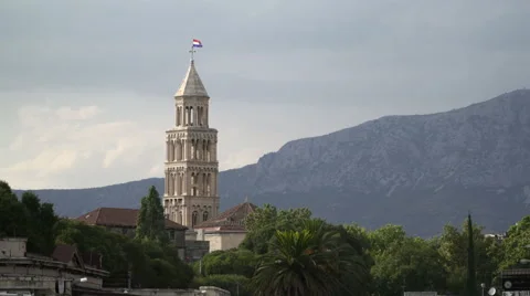 Tower of Diocletian Palace  in Split, Croatia with a waving flag on the top 库存影片 67329952